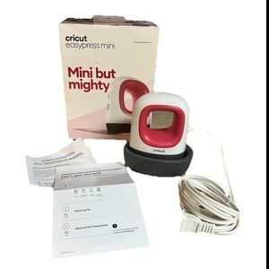 Cricut EasyPress Mini in Red and White